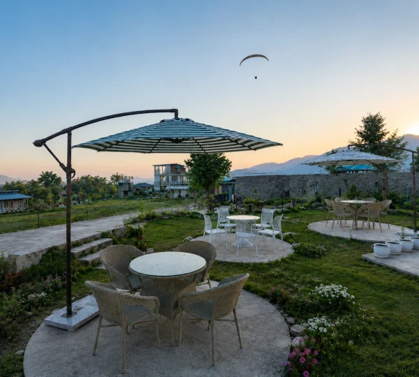 Riaso The Luxury Villas: Experience a Peaceful Stay in Bir Billing 5 Riaso Outdoor seating area
